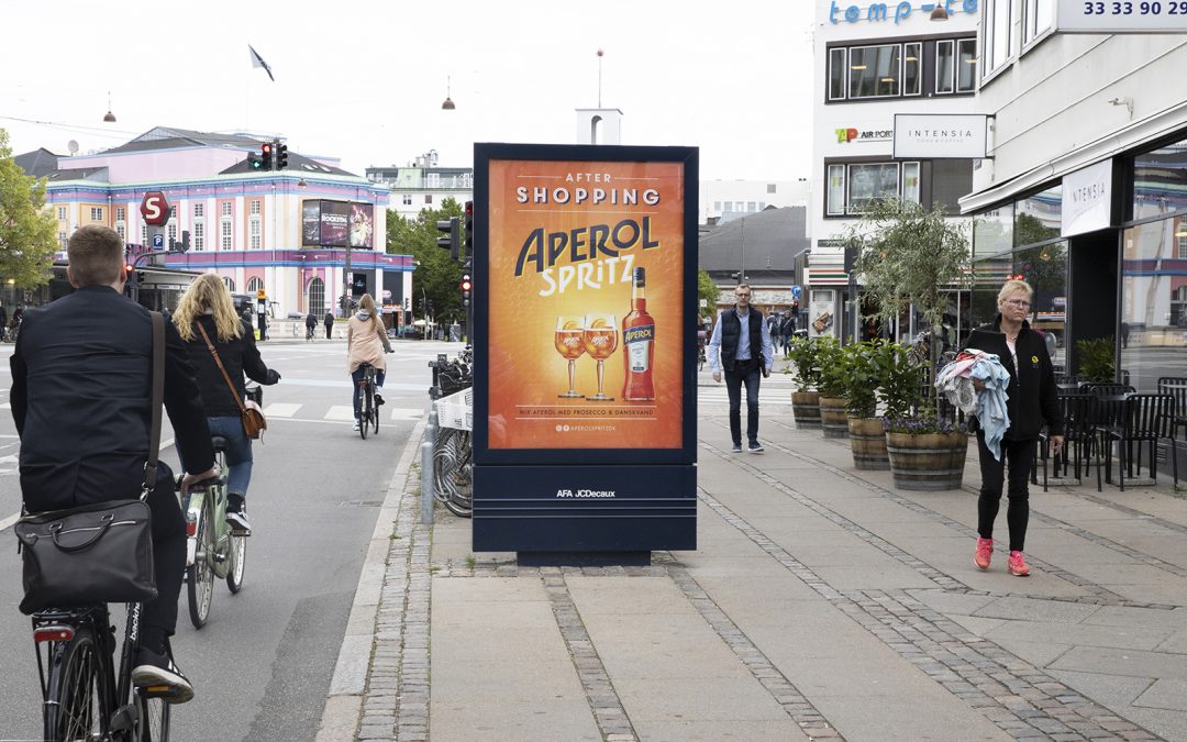 Outdoorkampagne skabte hype om den iøjenfaldende orange aperitif